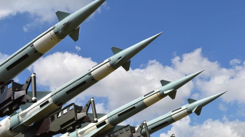 Иран снабдява Русия с голям брой мощни балистични ракети земя-земя,