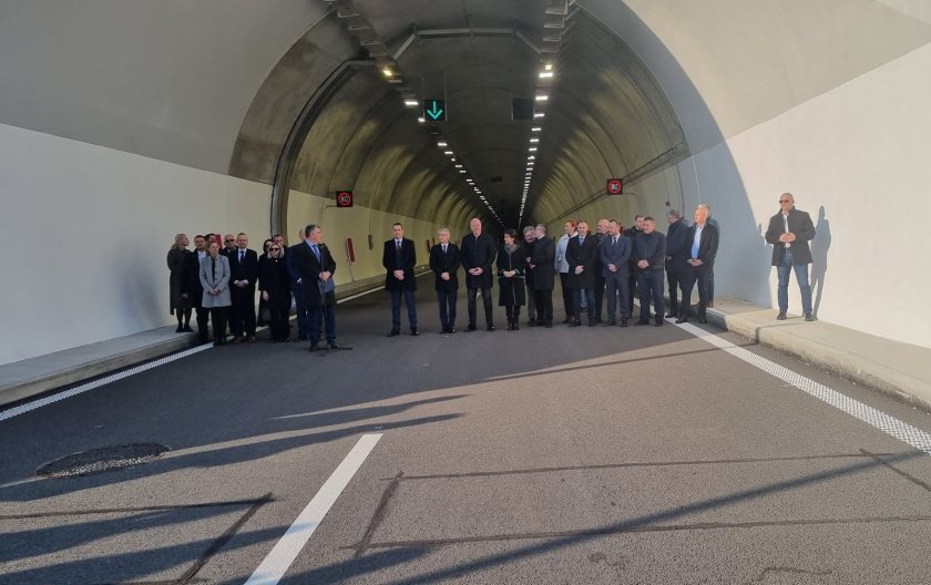 Със специална церемония на магистрала Струма откриха най-дългия тунел у нас