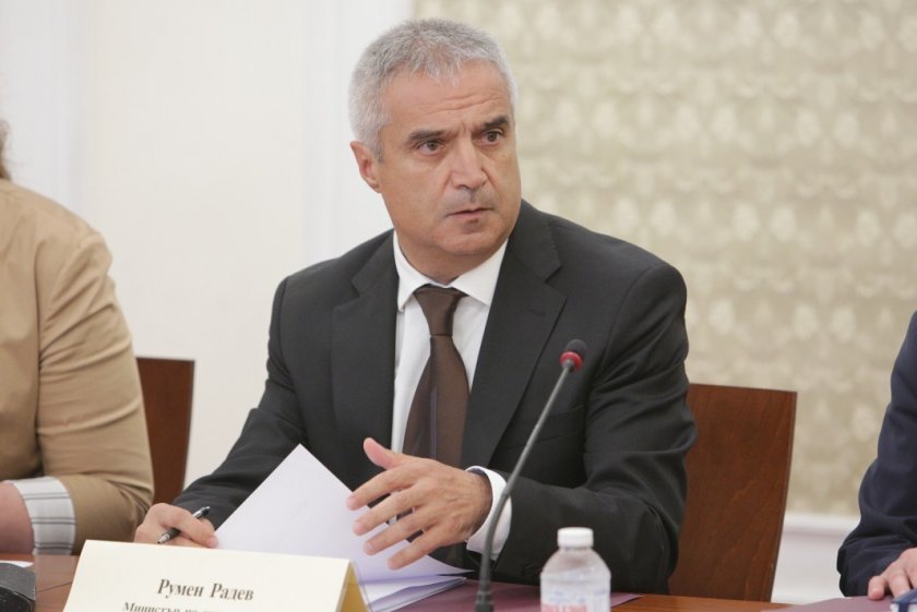 Енергийният министър Румен Радев потвърди, че братът на Христо Иванов