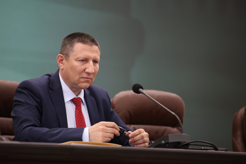 Общото събрание на адвокатите призова специалният прокурор да разследва Сарафов