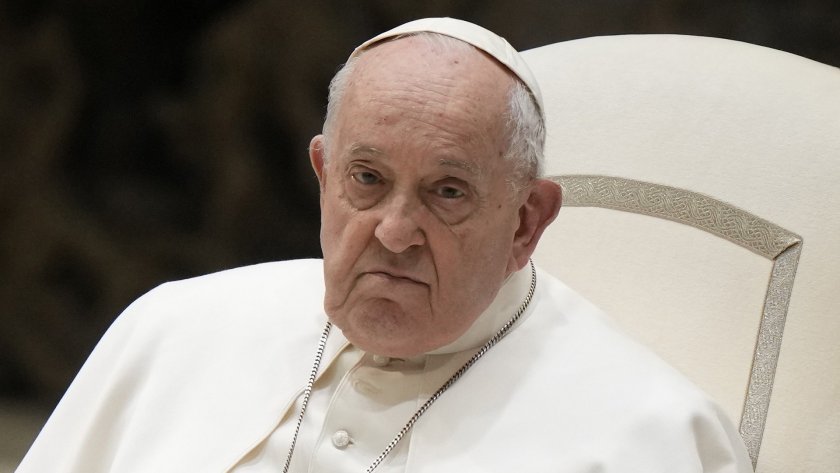 Папа Франциск предупреди за опасностите от т.нар. джендър теория, съобщава Ройтерс.Той