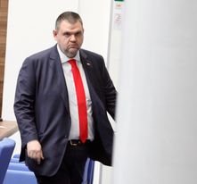 Коалиционното споразумение между ГЕРБ-СДС и ПП-ДБ трябва да е пропорционално