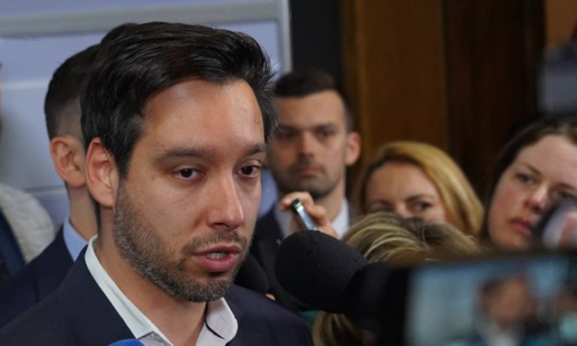 Общинският съветник от ПП-ДБ-Спаси София Борис Бонев на брифинг в