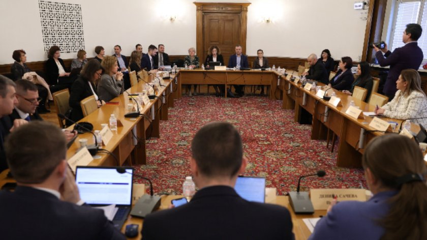 Приеха на второ четене промени в КТ за дистанционната работа