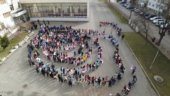 Ученици протестираха срещу тормоза в училищата със Спирала срещу насилието
