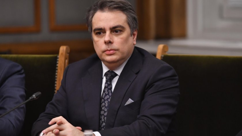 Асен Василев: Очаквам само леки смени в кабинета, няма време