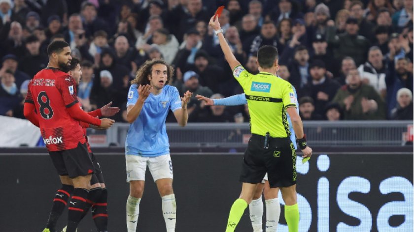 Снимка: Лацио завърши с 8 човека срещу Милан