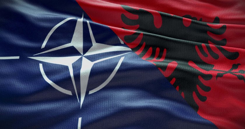 НАТО откри днес нова тактическа авиобаза в Кучова, Южна Албания, съобщи