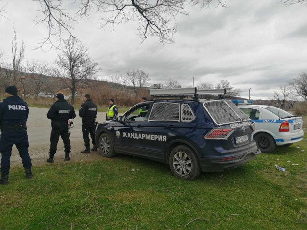 Трима задържани с дрога в Сливен