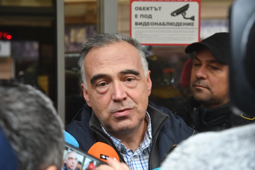Антон Кутев: Сглобката ще продължи да съществува, гледаме цирк