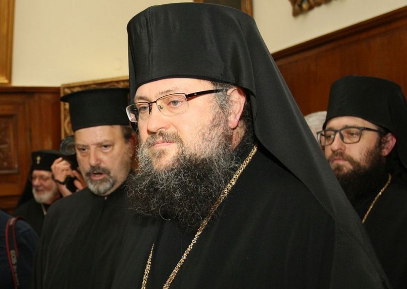 И митрополит Григорий оттегли подкрепата си за синодалната наредба, която спря изборите в Сливен