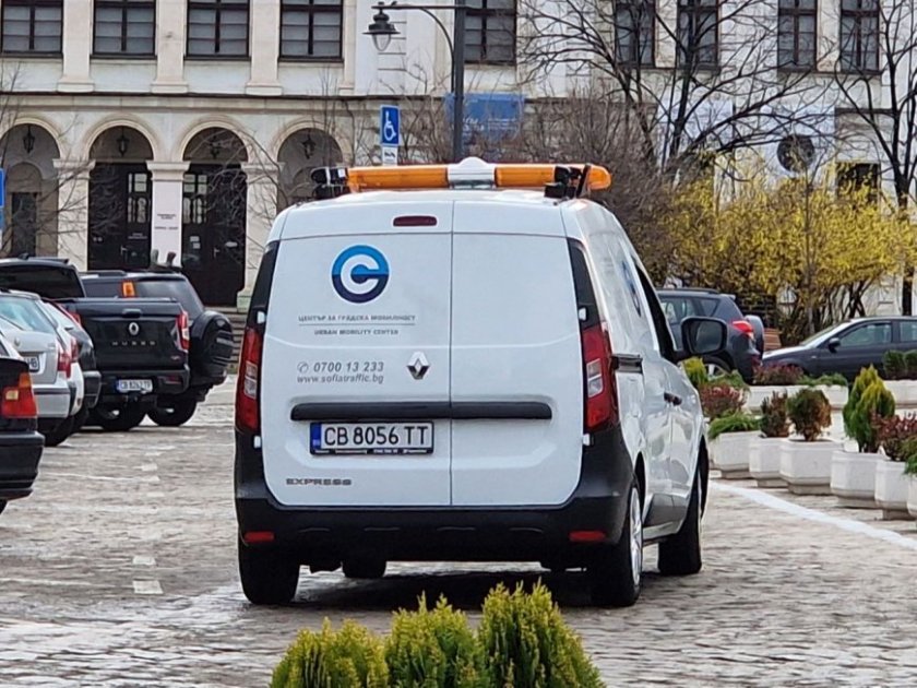 Проверяват 3000 коли на час за платено паркиране в София