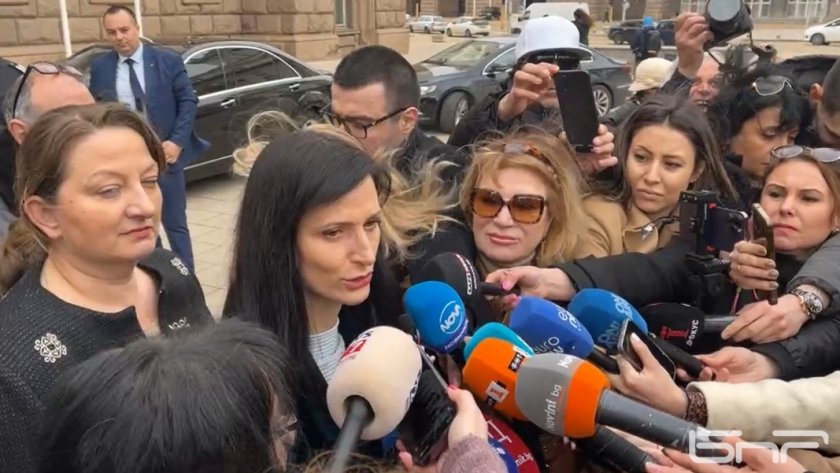 Преговорите продължават, преговорите текат, отбеляза след консултациите при президента Румен