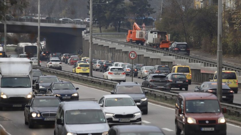 Брюксел реши да отложи въвеждането на най-строгия екостикер за автомобилите -