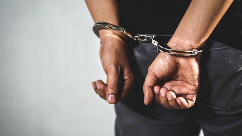 Обвинен в блудство и порно с деца поиска да излезе от ареста във Варна