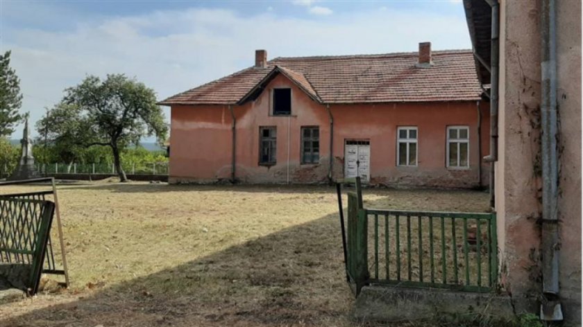 1435 училища са закрити у нас за 30 години