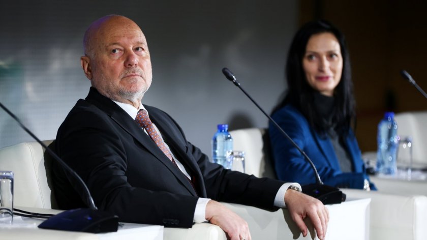 Габриел е поискала смяната на Тодор Тагарев като министър на отбраната