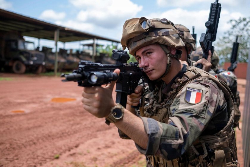 Русия разполага с информация, че Франция вече подготвя военен контингент, който да бъде