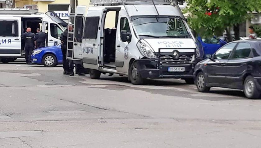 Снимка: Общински съветник е задържан при акцията в Челопеч