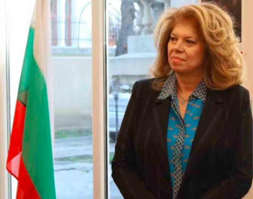 Вицепрезидентът Илияна Йотова е в Търговище, където празнува с българската