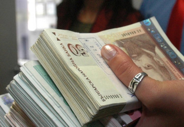Мъж и жена откраднаха каса с много пари от заведение за хранене в София