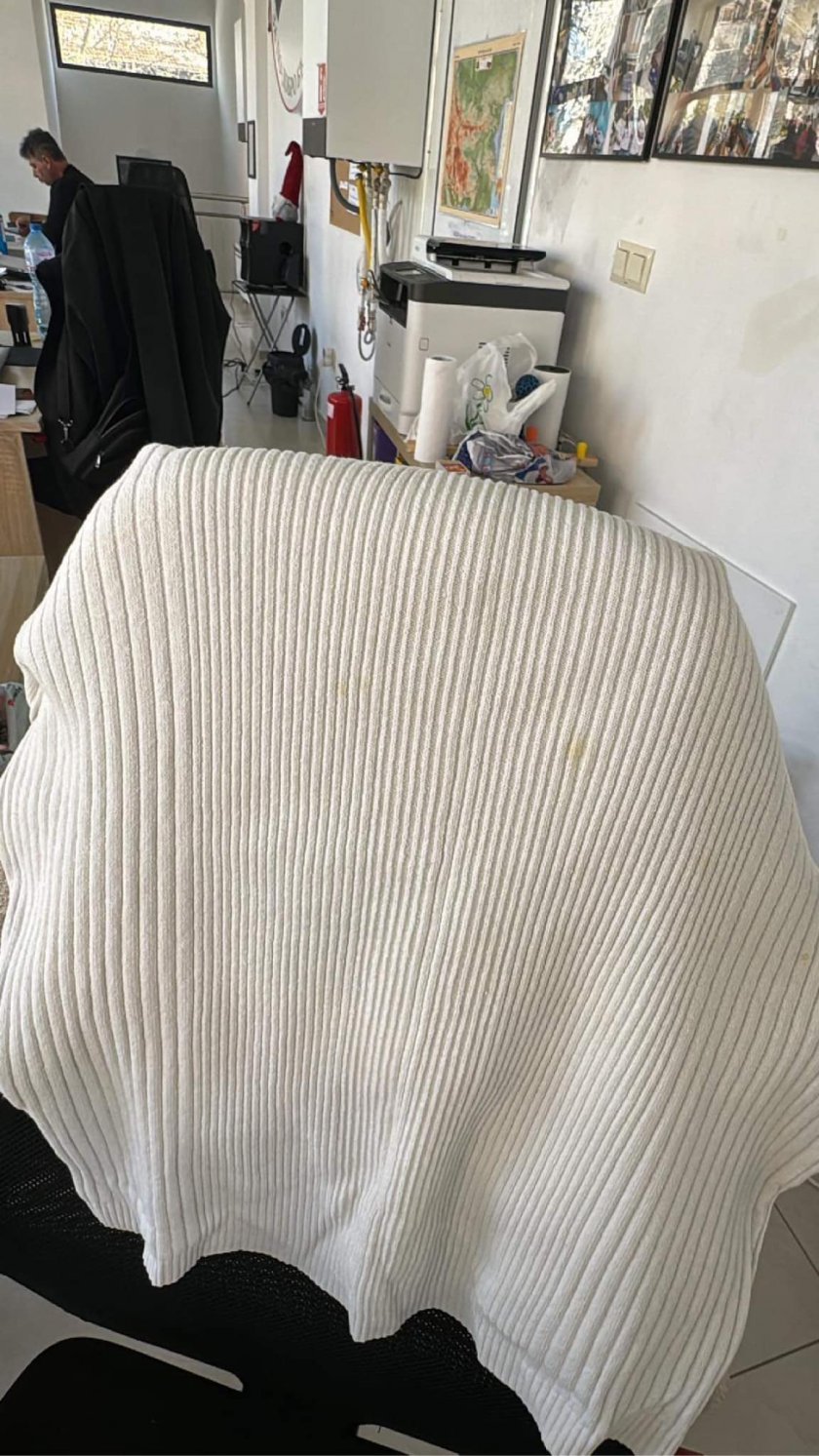 Имате ли стари и скъсани дрехи, които се чудите какво