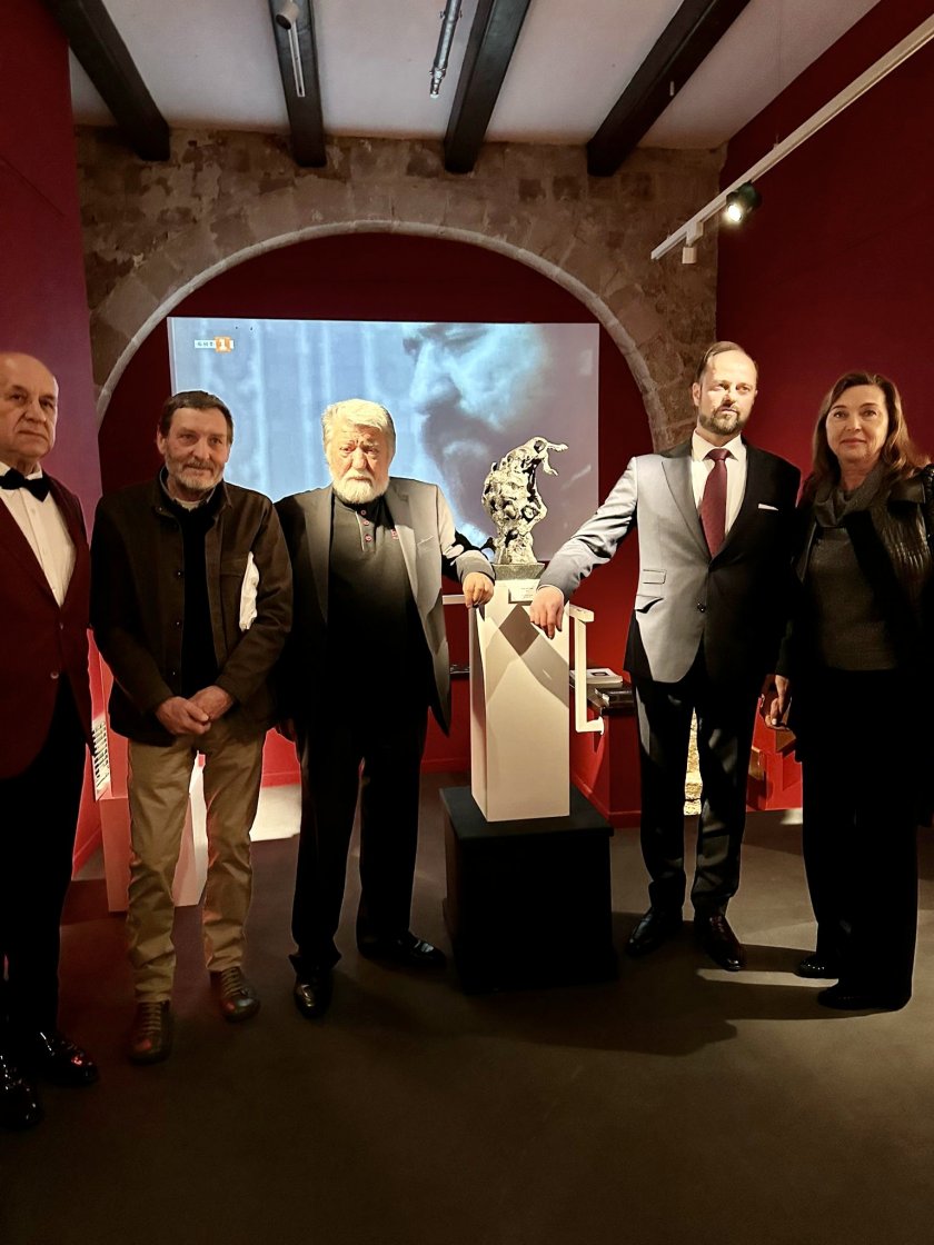 Изложбата на Вежди Рашидов и Захари Каменов предизвика фурор в Барселона