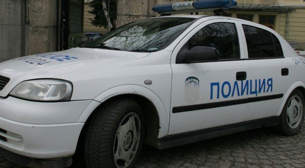 Снимка: Бандит открадна кола на МВР , разбра се, когато го хванаха за друг о в Самоков