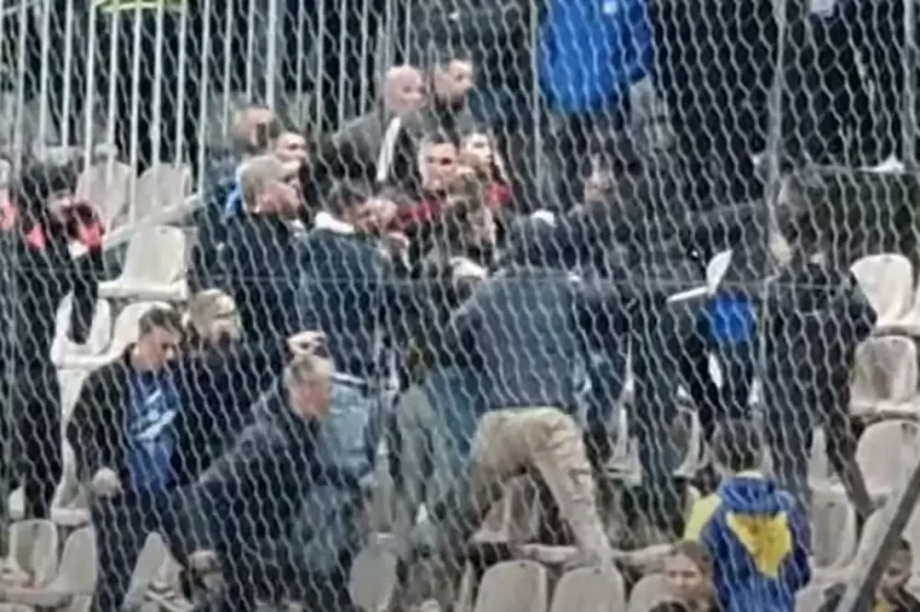Босненски фенове се млатиха в Зеница (ВИДЕО)
