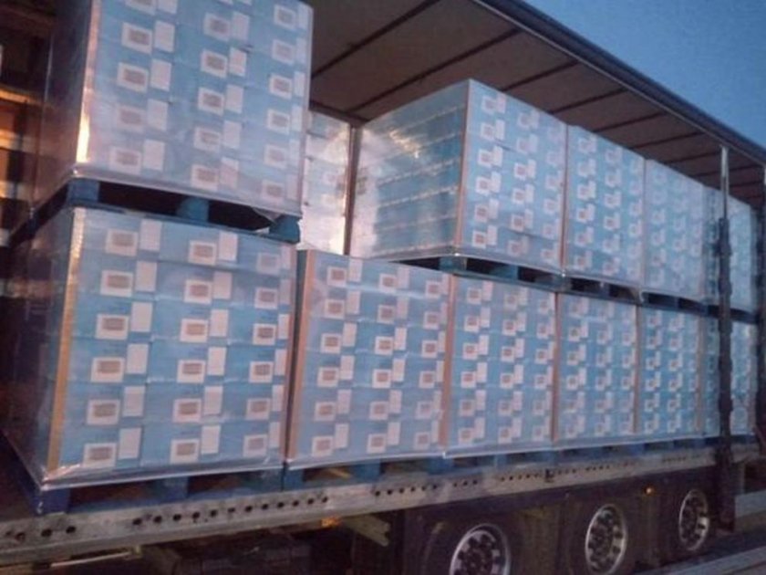 Снимка: Митничари хванаха над 10 хил. кутии цигари, скрити в пелети с ароматизатори