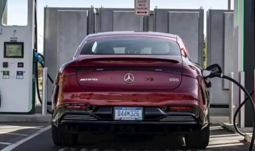 Mercedes-Benz се присъединява към болшинството китайски автомобилни производители, предлагащи големи