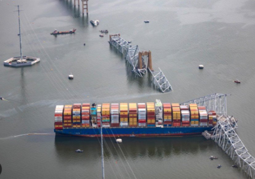 Зрелищно: Вижте как рухва мостът Балтимор (ВИДЕО)