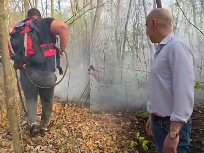 Пламна гората край Созопол, кметът гаси на терен с доброволци