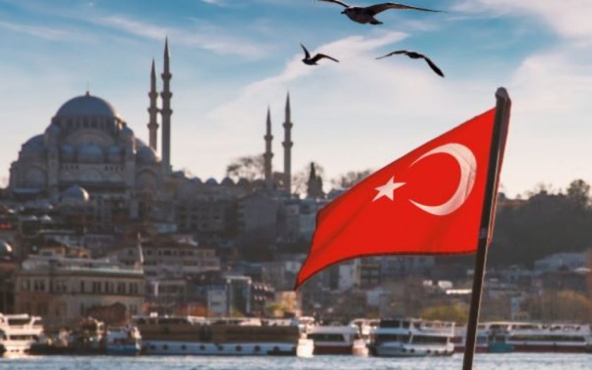 Двама души загинаха днес при инциденти в Диарбекир и Бурса по