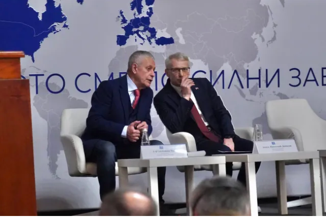 Денков: Не НАТО, а демокрацията е врагът на Москва 