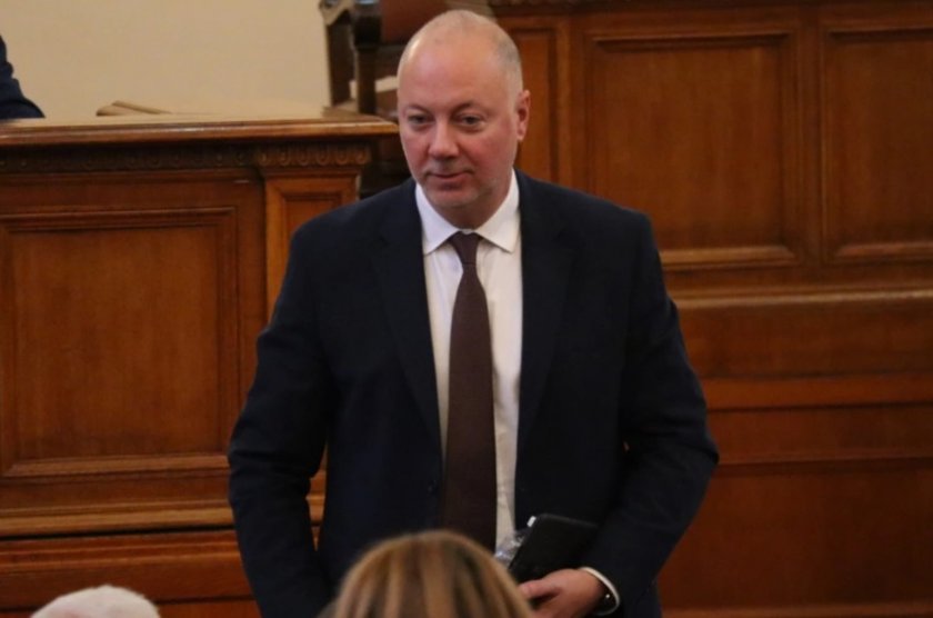 Желязков свиква парламента извънредно 