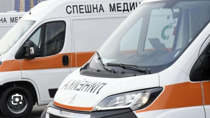 Възрастен мъж е с опасност за живота след катастрофа край Пазарджик