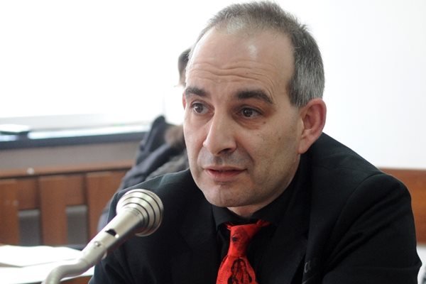 Водещият Петър Волгин слиза от ефира на БНР заради евроизборите
