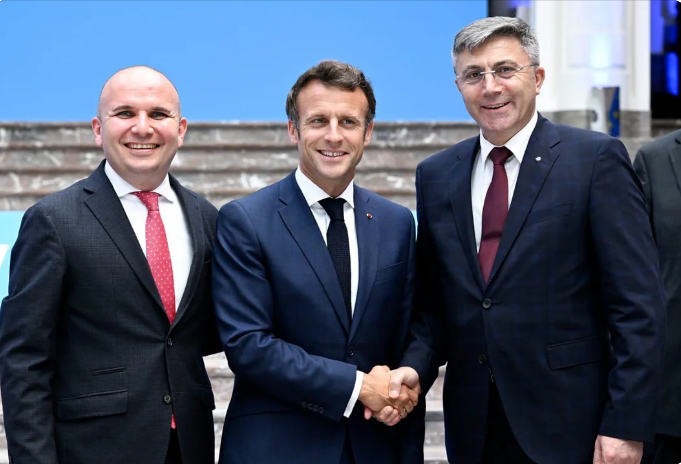 В ДПС вече с пълна пара редят листите за предстоящите