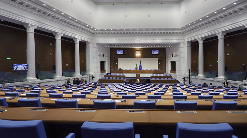 НС заседава извънредно във вторник за клетвата на служебния кабинет