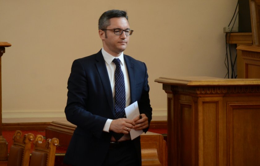 Вигенин призова Радев да не назначава Калин Стоянов в служебния кабинет
