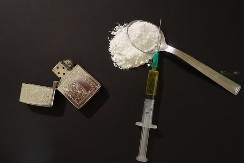 Полицията хвана 18-годишно момче с хероин в Кюстендил, съобщиха от