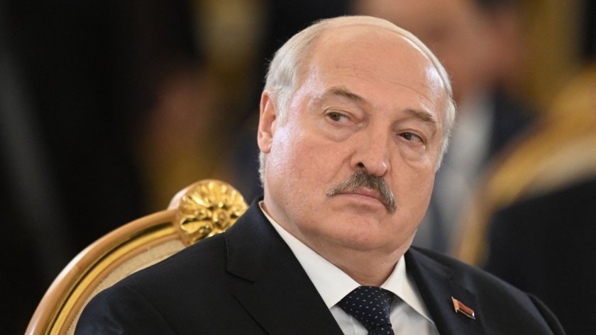 Лукашенко подписа указ за повиквателни с смс-и 