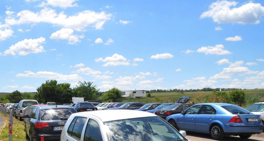 През деня ще е слънчево и топло. Ще духа до