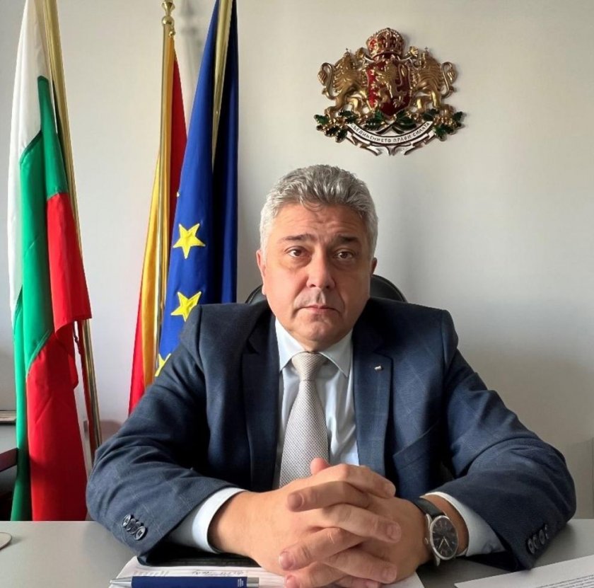 Кой е Стефан Димитров, избран за служебен министър на външните работи