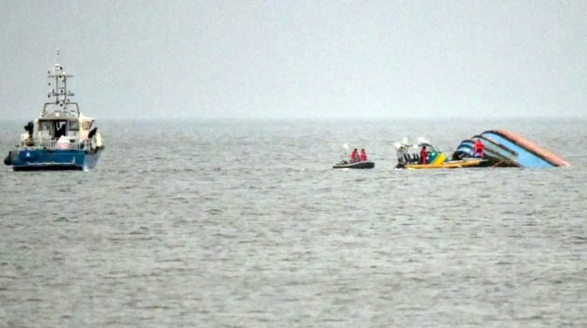 Лодка потъна и погреба под водата 90 души в Мозамбик
