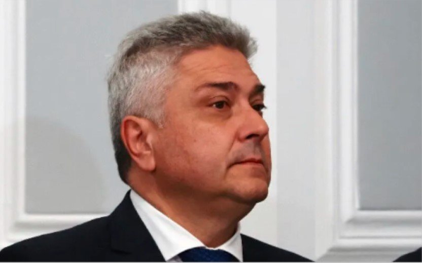 Министър-председателят Димитър Главчев получава своевременна и най-актуална информация от министъра на външните