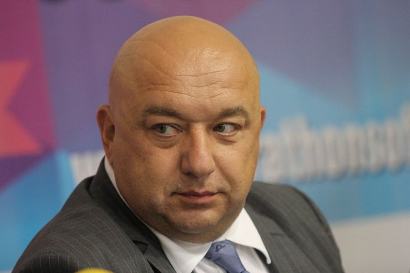 Красен Кралев и Маноил хванаха цаката на футболното хулиганство 