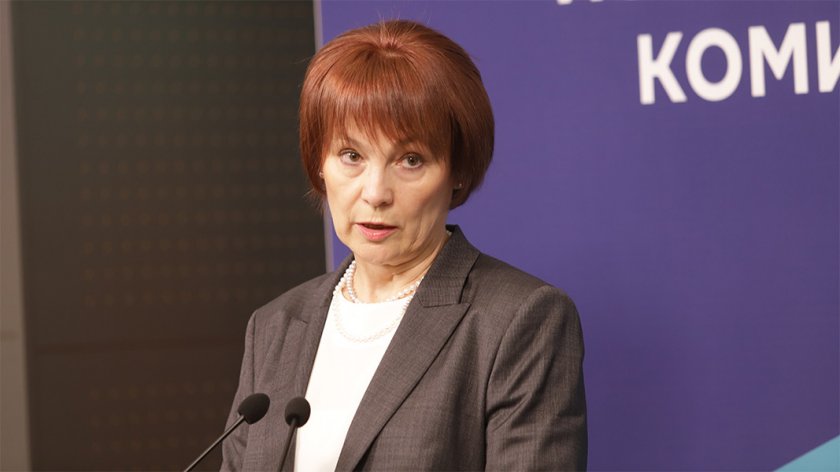 ЦИК остава без флашпамет за машините за вота заради делото на Ваня Григорова