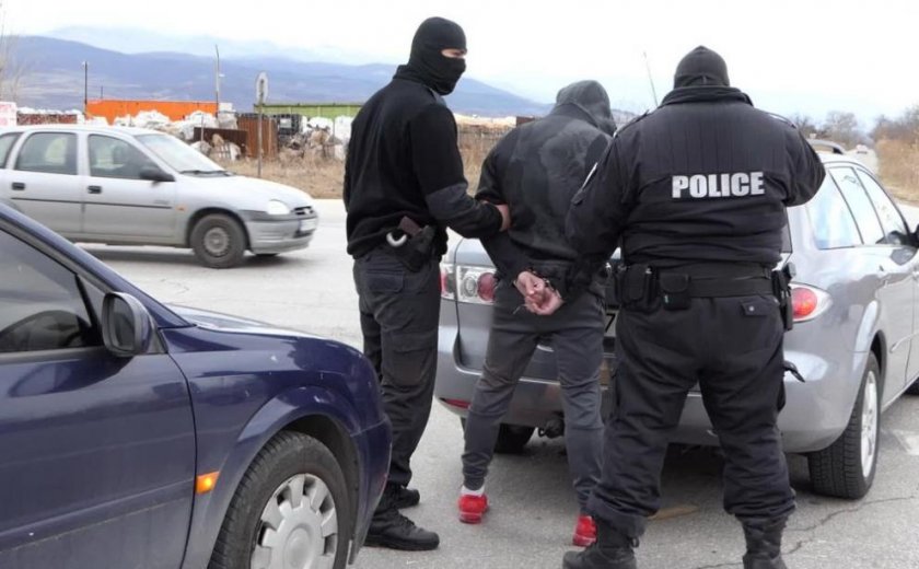 Полицията в Перник установи и задържа мъж обявен за международно издирване